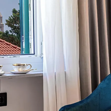 Lumiere Luxury 4*
