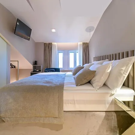 Gæstehus Lumiere Luxury 4*