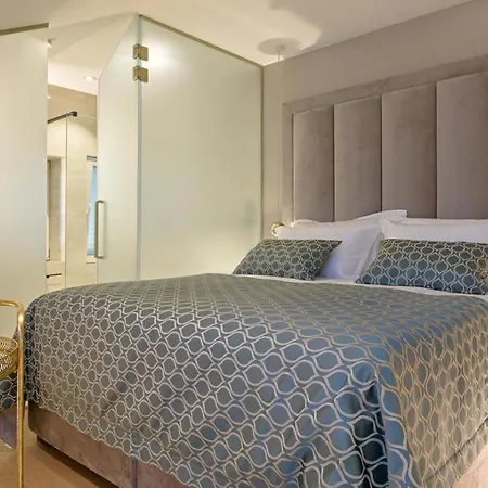 Lumiere Luxury Σπλιτ