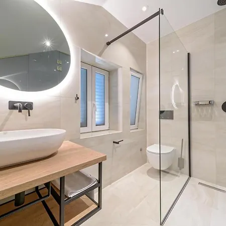 Πανσιόν Lumiere Luxury