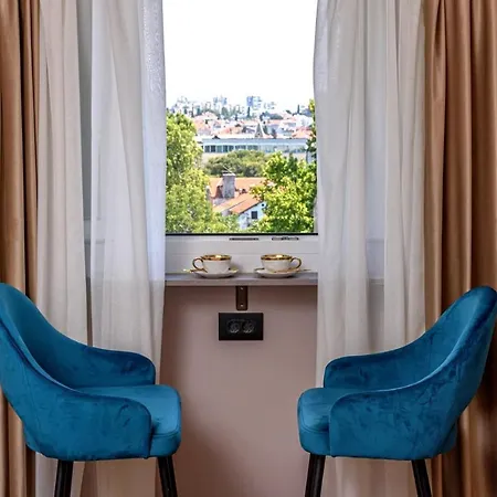 Πανσιόν Lumiere Luxury 4*