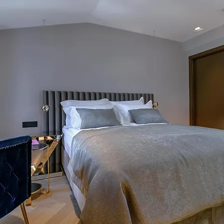 Πανσιόν Lumiere Luxury Σπλιτ